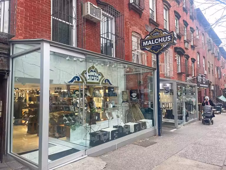 Tienda en el barrio judío ultraortodoxo de Williamsburg.