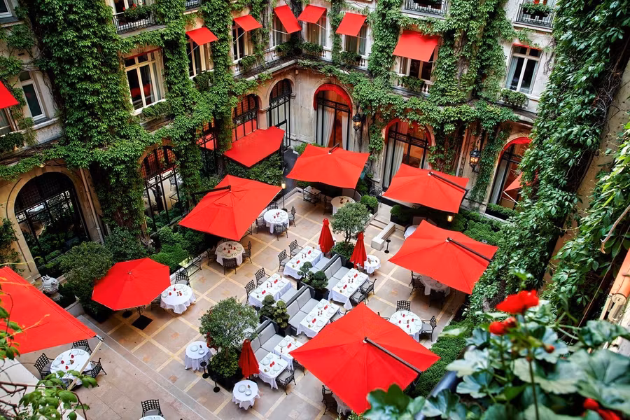 plaza athenee en Paris