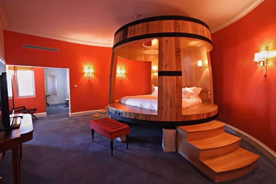 Master Suite Taylor’s con la cama dentro de un barril de vino