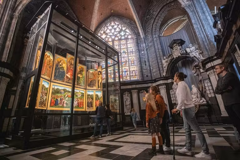 Retablo del Cordero Místico en la catedral de San Bavón de Gante.