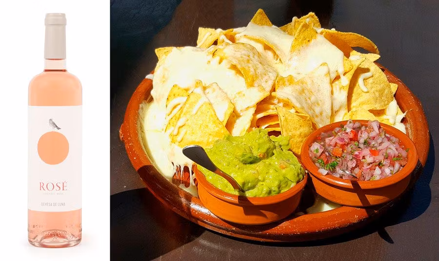 escapada con amigos, vinos de moda, salidas con amigos, barbacoa