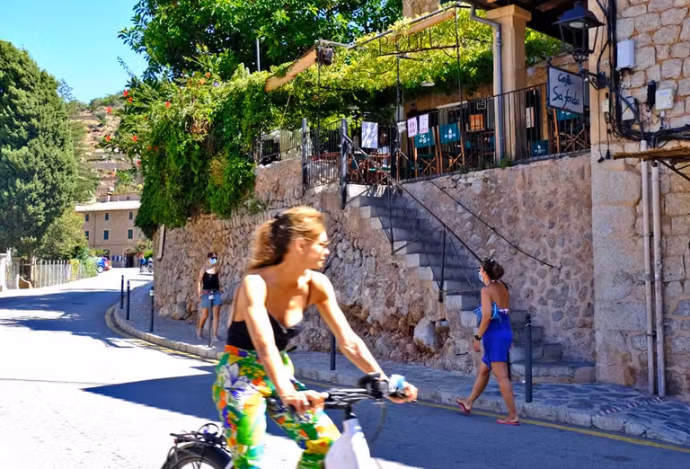 cafe sa fonda, famosos de deia, que ver en mallorca