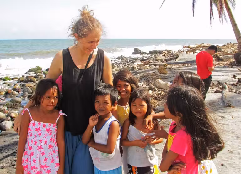 Nuria Diez, mujeres filipinas, solidariad, todos los caminos llevan a filipinas