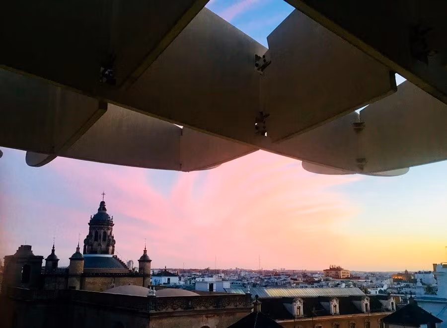 pasear por los tejados de sevilla un plan con amigas
