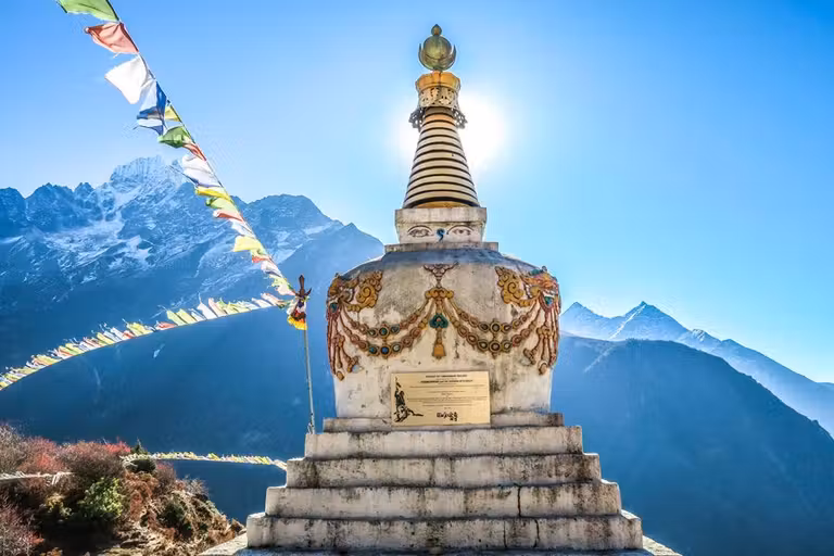 Estupa en Namche Bazaar (Nepal).