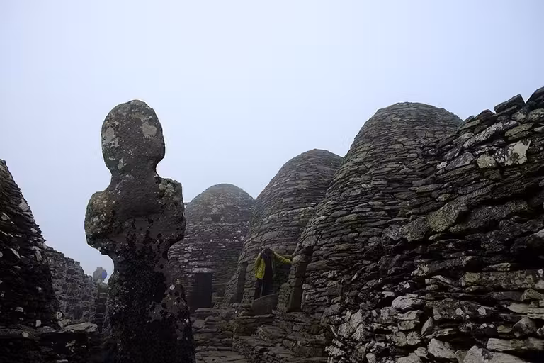 Celdas de los monjes del monasterio y refugio de Luke Skywalker.