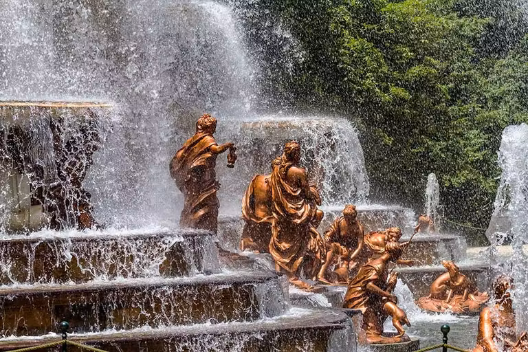 Fuente del palacio de la Granja de San Ildefonso, unas de las excursiones desde Madrid imprescindibles