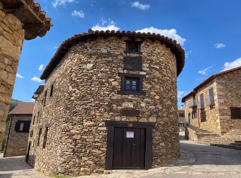 museo etnologico de horcajulelo de la sierra