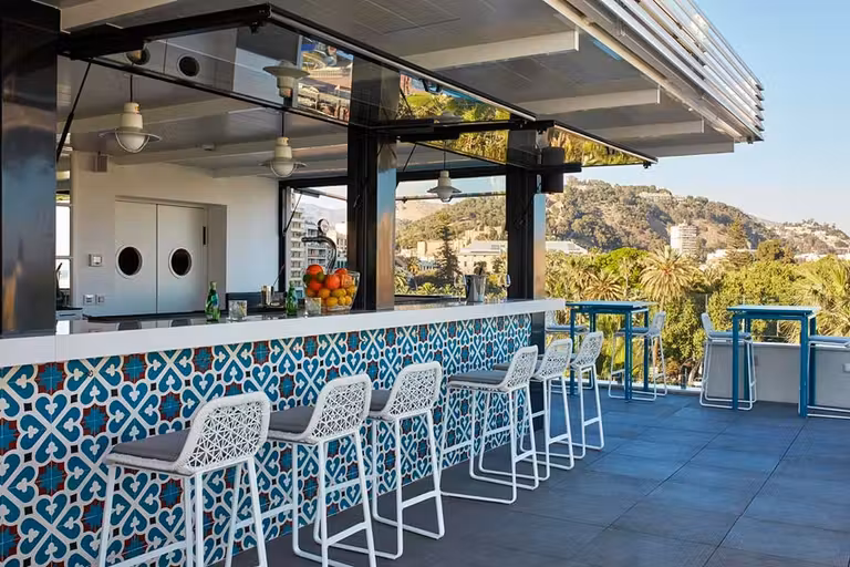 room mate valeria malaga