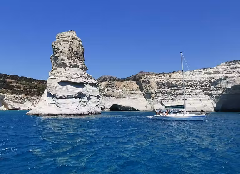 crucero en isla de milos