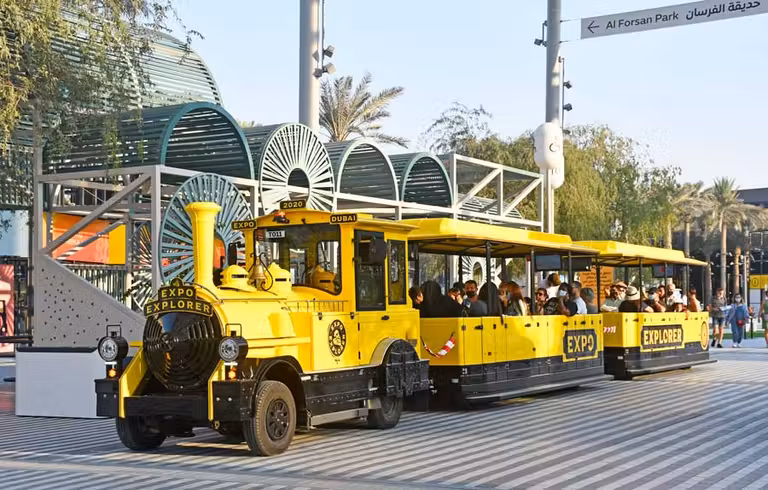 Tren para recorrer de forma cómoda la Expo.