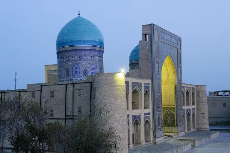 Mir-i-Arab Madrasa de Bukhara.