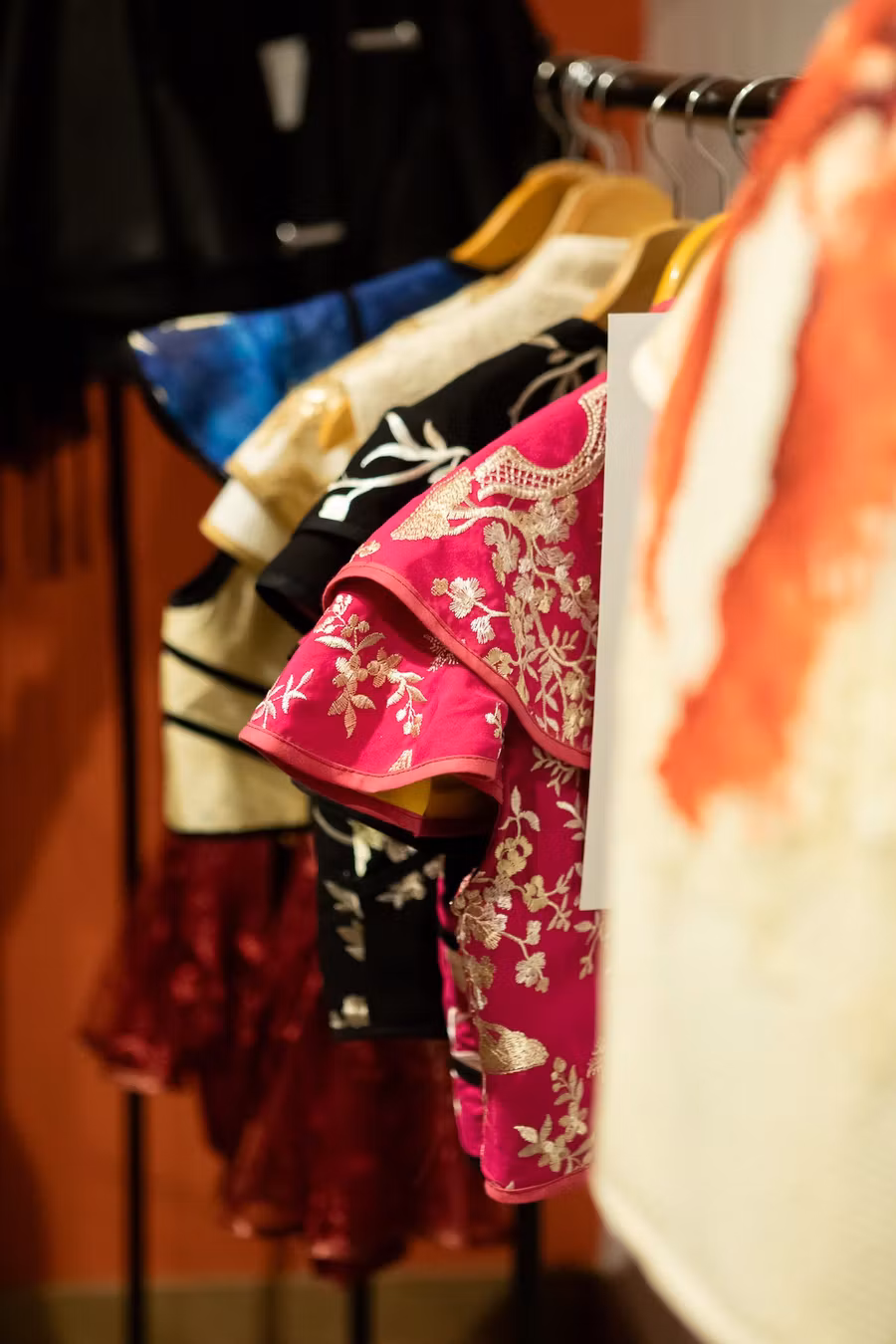 Chaquetillas de Belén de la Quintana, en la tienda de © Centro Cultural Flamenco de Madrid.