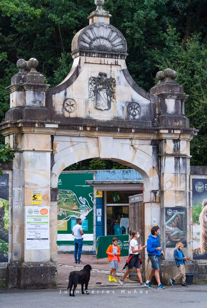 karpin fauna zoo en palacio indianos