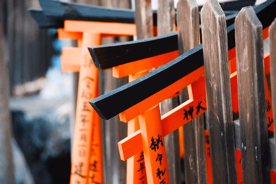 Puerta Torii, uno de los símbolos de Japón.-