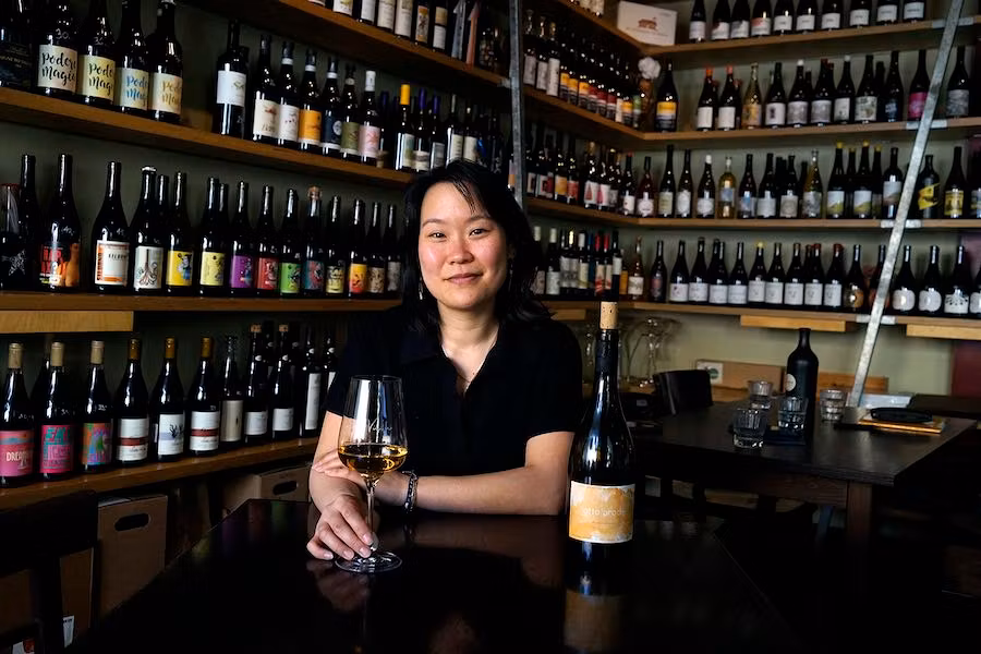 Claire Yuna es la propietaria de Vinifero Weinbar, un local ideal para un viaje a viena con amigas