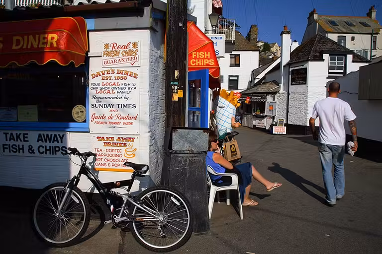 Puesto de fish & chips en Looe